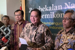 menko-airlangga-bela-mbg-usai-masuk-catatan-fitch-program-investasi-jangka-panjang-cuq