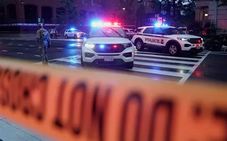 Suspected gunman dies after exchange of fire with Secret Service agents at White House checkpoint