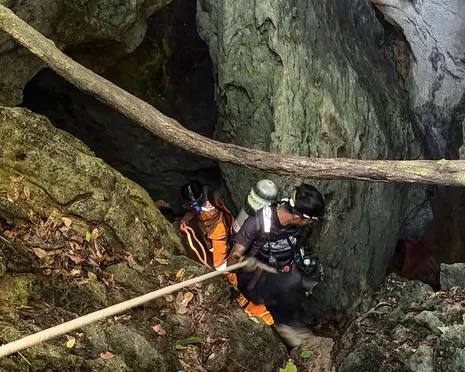 ‘Essentially diving in coffee’: Australian diver among team rushing to rescue people trapped in flooded Laos cave