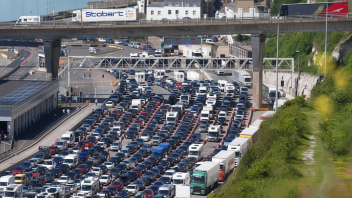 Extra EU border checks suspended at Dover as travellers face delays in heat