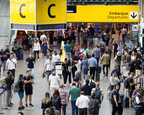 Brazilian federal police arrest Spanish citizen at São Paulo airport for racism