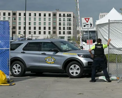 Pilot and 11 skydiving passengers killed in Missouri plane crash
