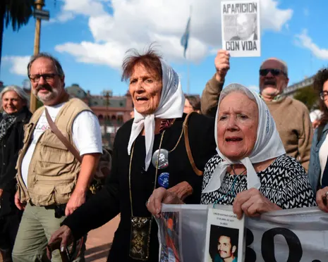 Argentinian activist who spent 50 years looking for disappeared son dies