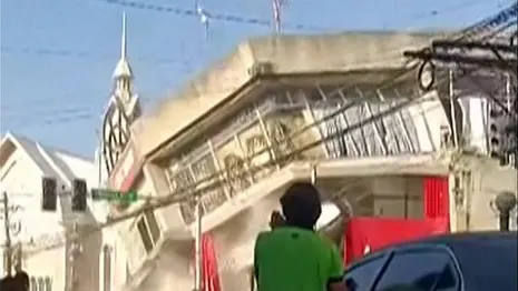 Powerful earthquake in southern Philippines leaves at least 35 dead