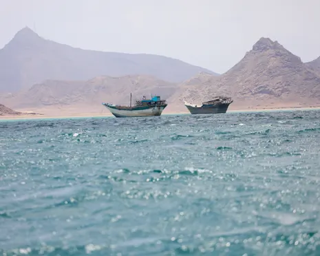 Houthis threaten to attack shipping tankers if they use Saudi Arabian ports on Red Sea