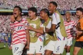 Steely USA overcome Bosnia and Herzegovina and controversial red to reach World Cup last 16