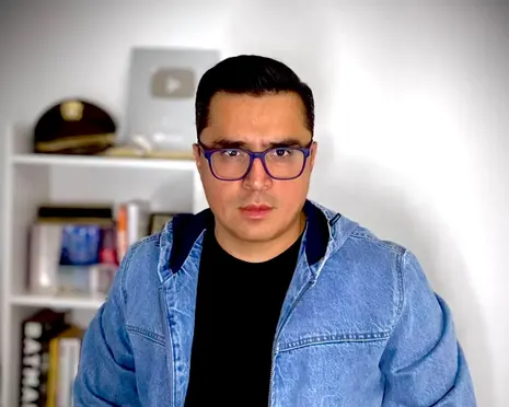 Activist forced out of US after criticising Trump-aligned Colombian politician