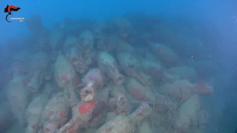 Roman shipwreck with 500 amphorae found off coast of Sicily
