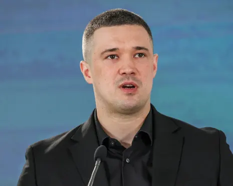 Ukraine’s dismissed defence minister calls for wartime presidential election