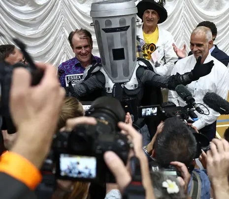 ‘Disgraceful’: what one election photo tells us about British politics in 2026
