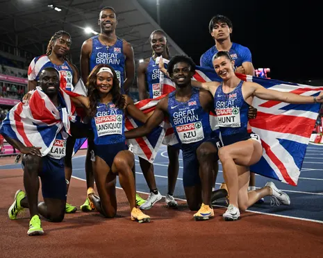Amy Hunt claims third European Championships gold in relay triumph for ‘fantastic four’